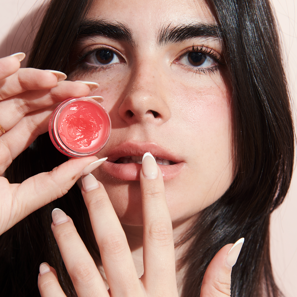 Rizz-Look-Lip-Balm--model1-1.png