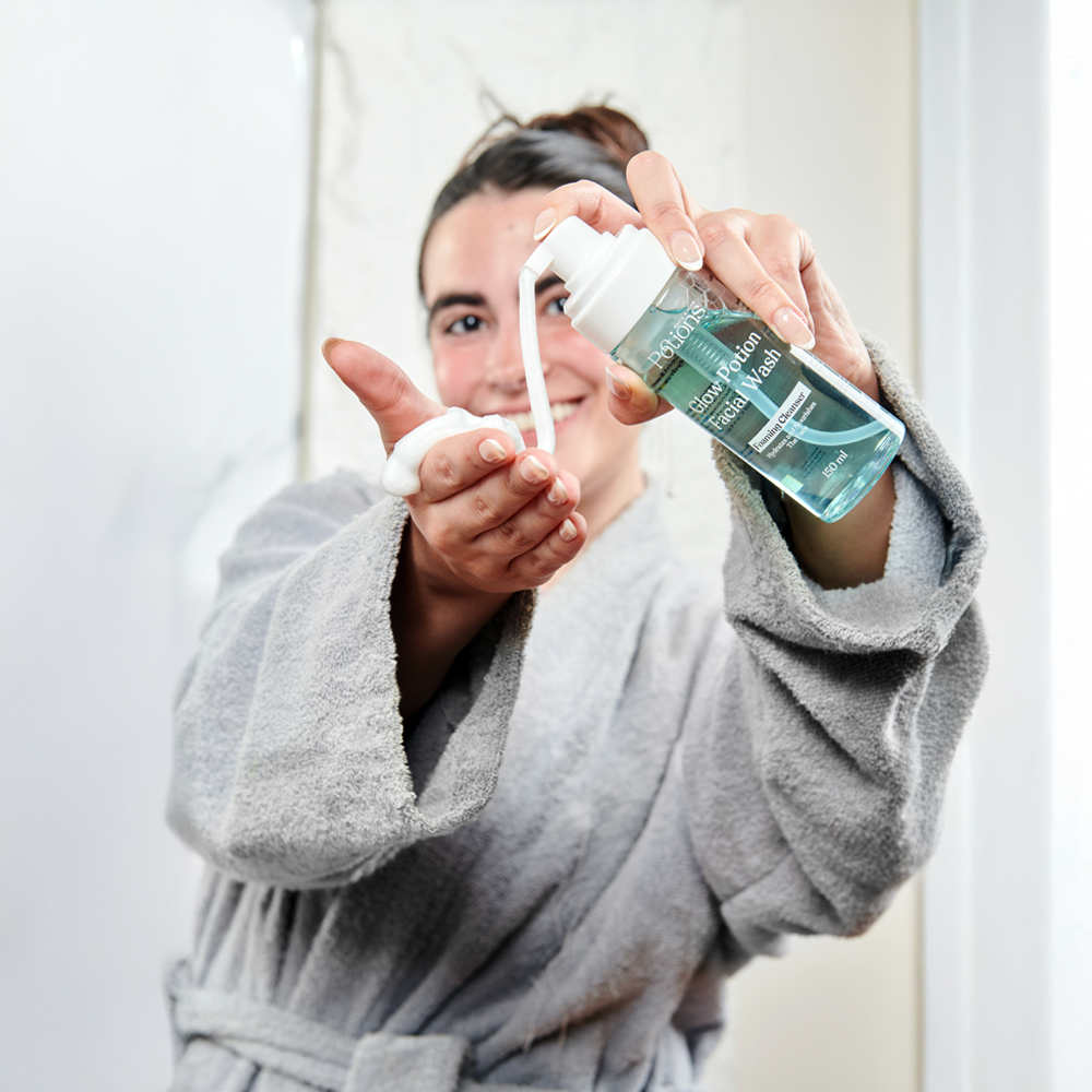 face-cleanser-model-1-1.png